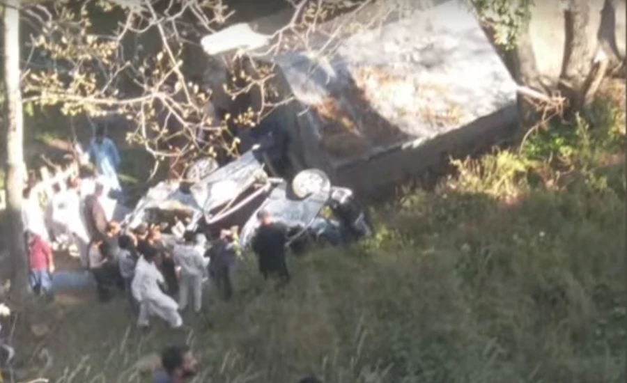 Seven killed, 10 injured as bus plunges into ditch in Neelum Valley