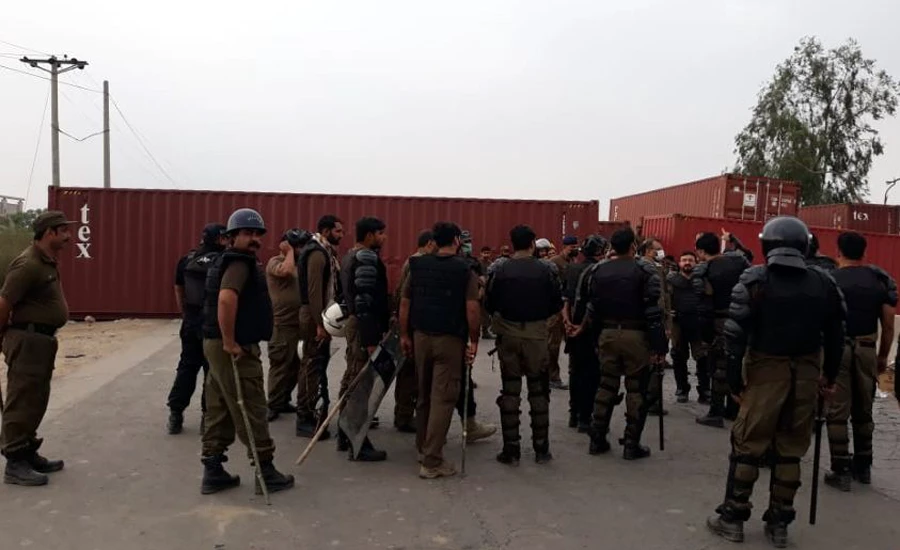 Two cops among three martyred, 64 injured in clashes with banned TLP workers