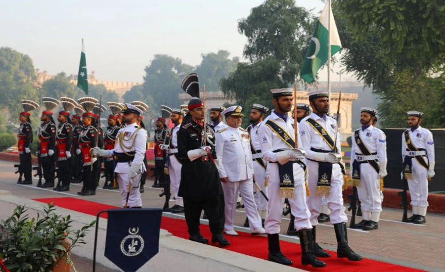 Pak Navy assumes guard duties at mausoleum of Allama Muhammad Iqbal