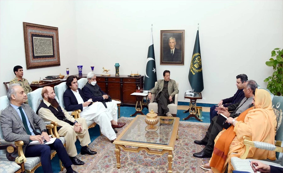 PM Imran Khan orders steps to stop water theft, reduce middleman's role in markets