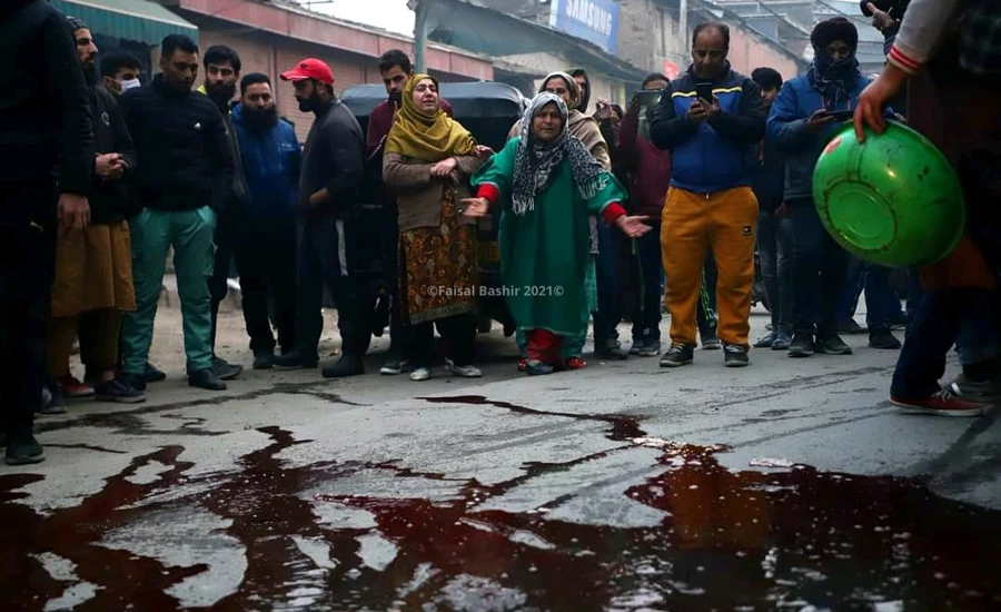 Indian troops martyr three Kashmiri youths in Srinagar