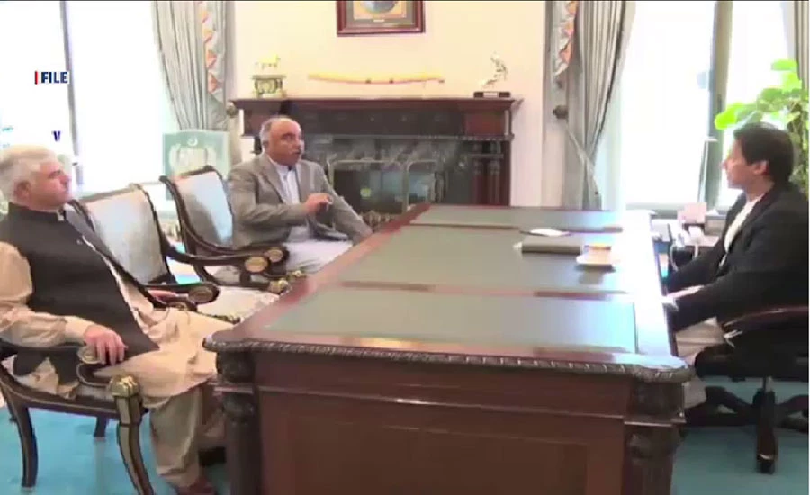 PM Imran Khan and KP Governor and CM discuss administrative issues