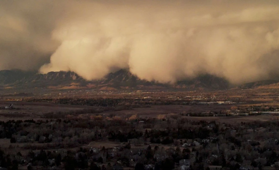 'Dust Bowl' winds hit tornado-devastated western United States