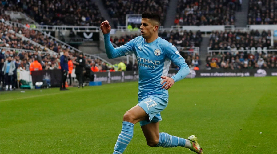 Leaders Man City cruise to 4-0 win over Newcastle