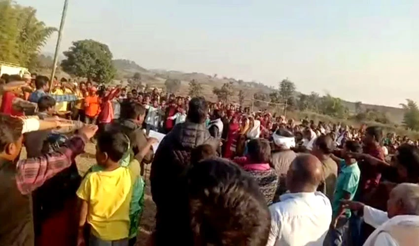 Hindu villagers take oath for total boycott of Muslims