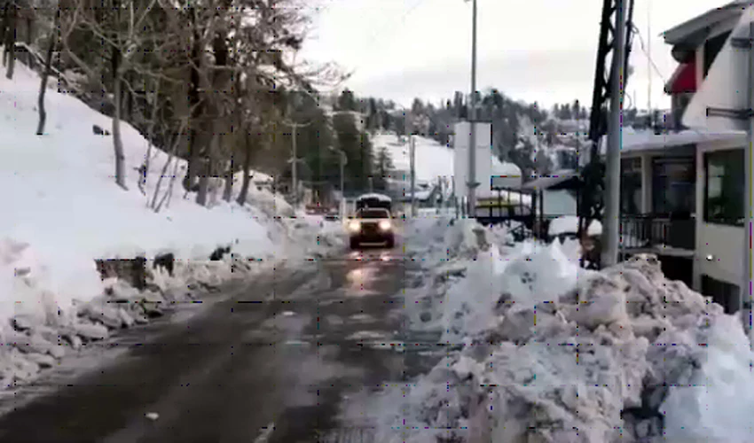 Murree wears a deserted look after ban on entry of tourists