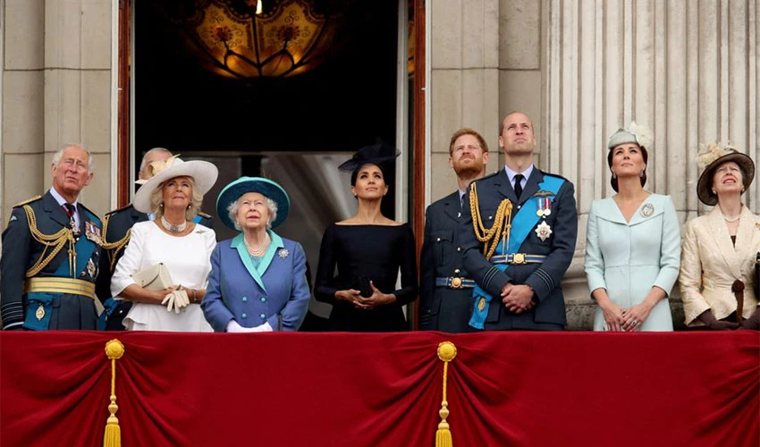 Royal crown slips as Elizabeth prepares to mark 70 years as queen