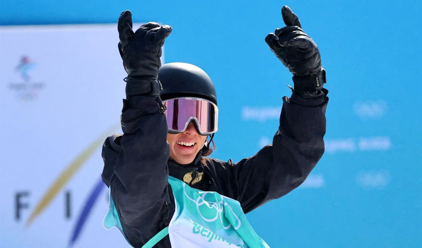 Snowboarding-China's Su bags Big Air gold, Roisland takes silver