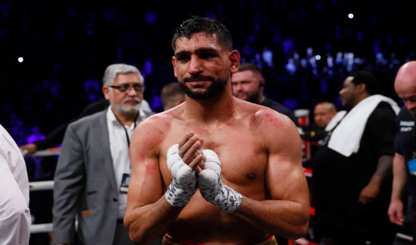 Amir Khan considering retirement after crushing defeat against Brook