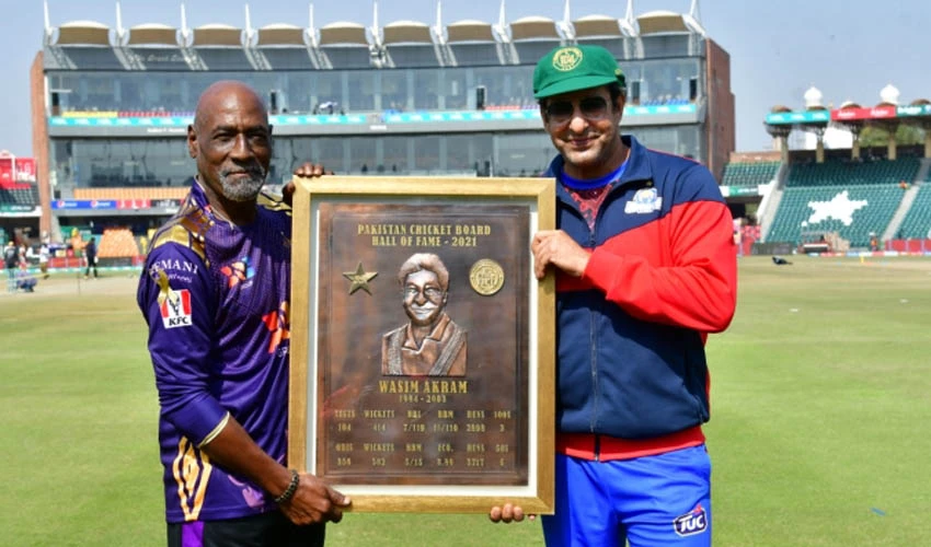 Wasim Akram formally inducted into the PCB Hall of Fame