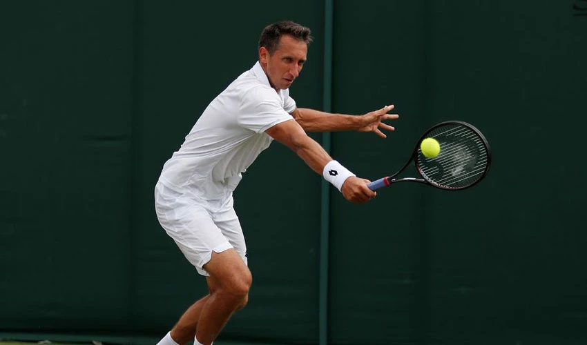 Former Ukrainian player Stakhovsky enlists in Ukraine's reserve army