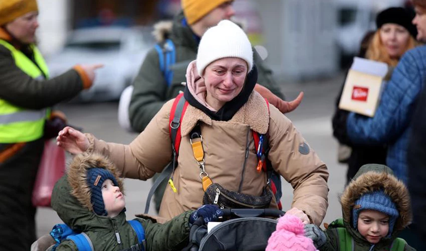 Nearly 875,000 refugees have fled Ukraine conflict: UN