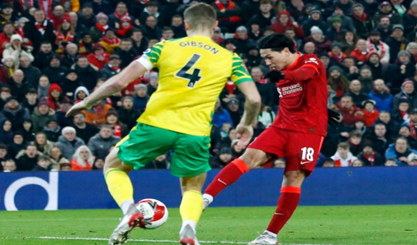 Minamino double sends Liverpool into FA Cup last eight