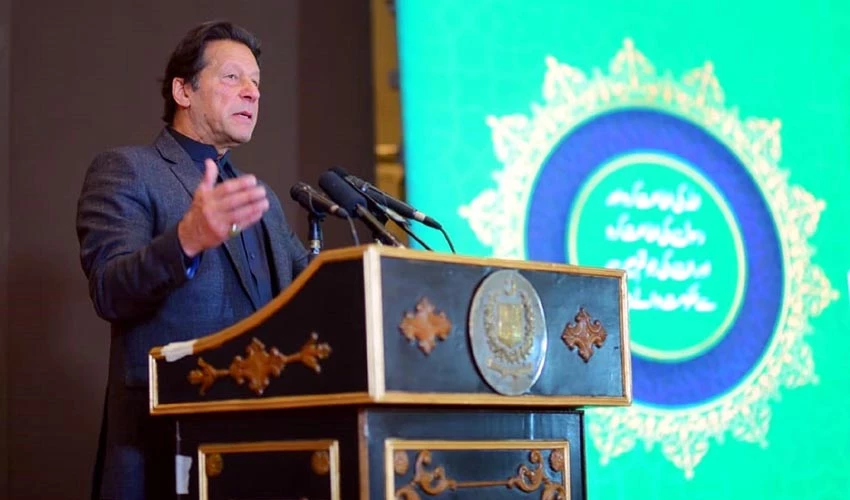 Corruption destroys countries, but here flowers are showered on thieves: PM Imran Khan