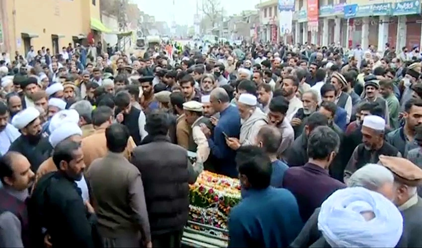 Death toll from Peshawar suicide attack rises to 63, victims buried amid sobs