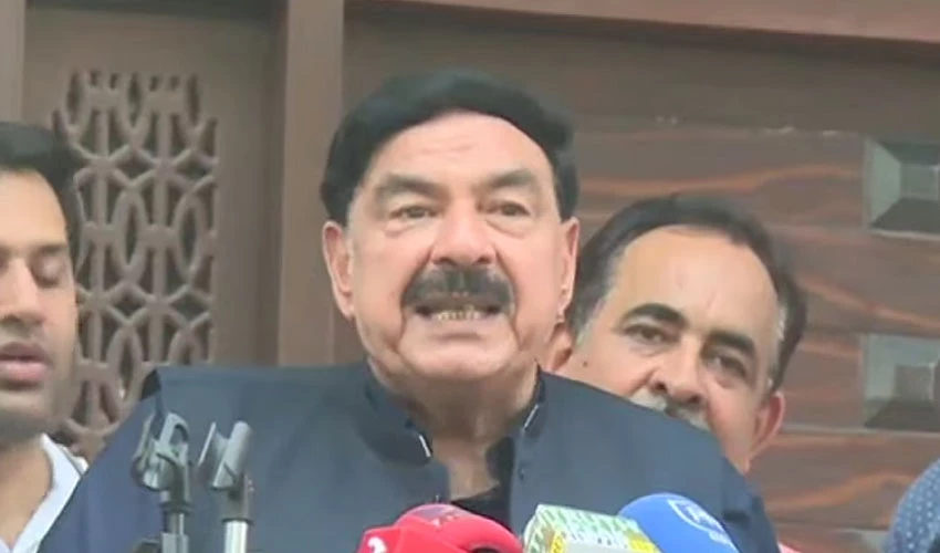 Sheikh Rasheed advises Chaudhary brothers to continue standing by PM Imran Khan