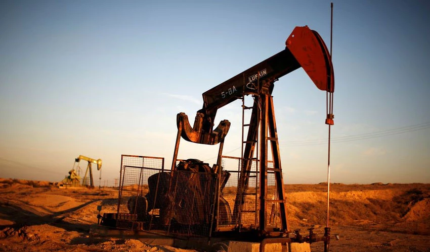 Oil settles up but posts second consecutive weekly decline