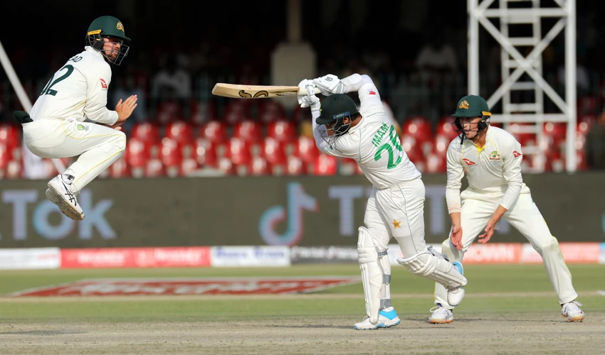 Pakistan and Australia tussle for win after Khawaja, Smith milestones