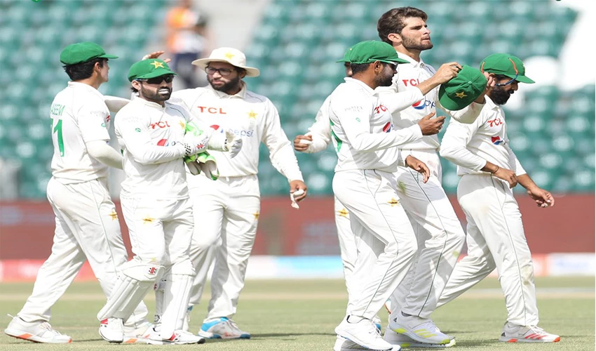 Pakistan steady after Naseem, Shaheen halt Australia in third Test