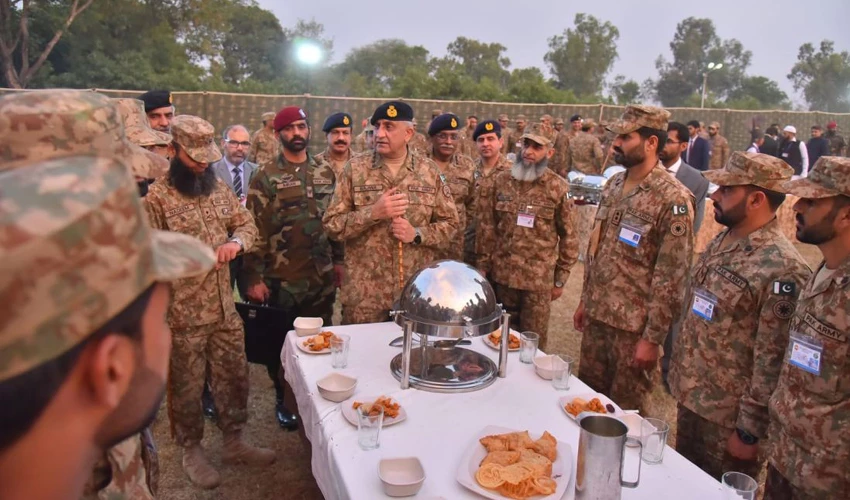 COAS Qamar Bajwa visits front line troops in Padhar sector, lauds their high morale