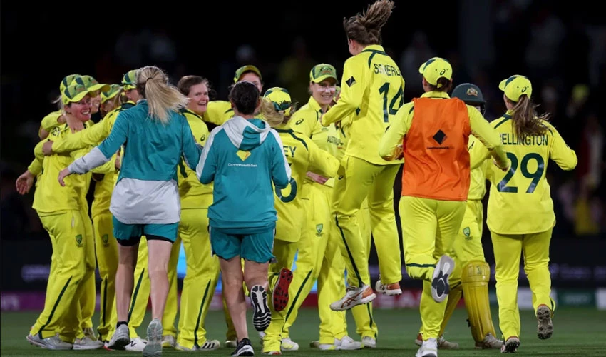 Healy fires Australia to thumping World Cup win