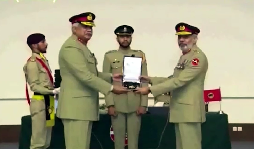 Army officers, soldiers and martyrs' families conferred with awards