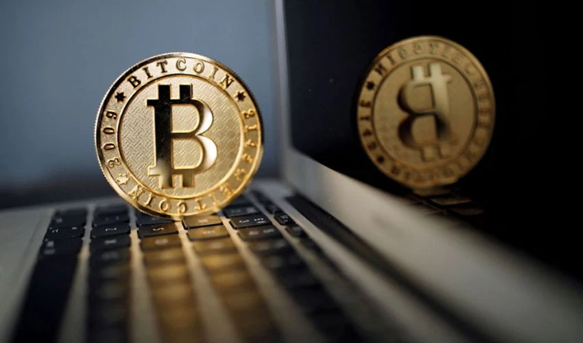 Bitcoin falls to lowest since January, in line with tumbling stock markets