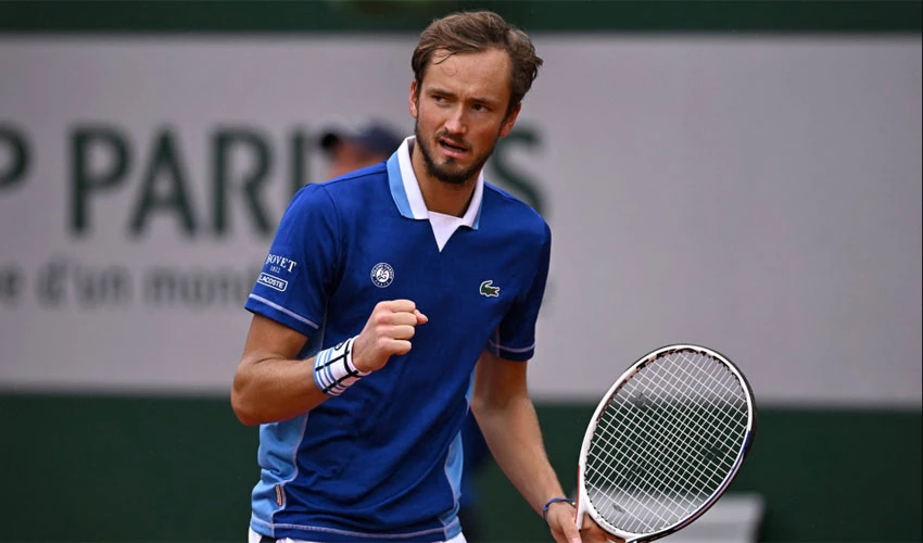 Russian tennis player Medvedev cruises past Bagnis to begin Roland Garros campaign