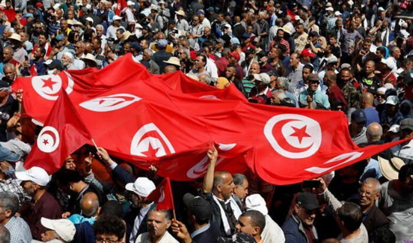 Thousands in Tunisia protest against president, demand democratic return
