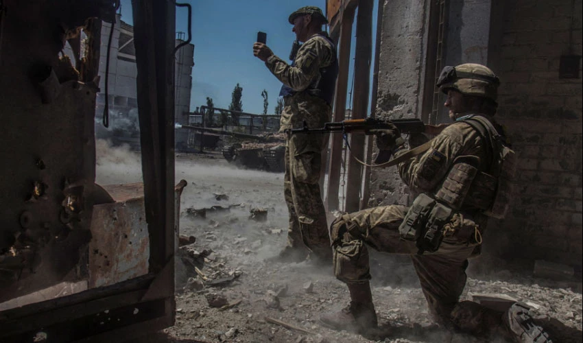 Battle for Donbas twin cities reaches 'fearsome climax', says Ukraine