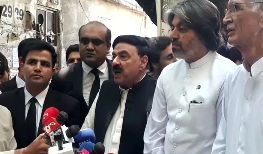 Imported govt is becoming a source of country's destruction: Sheikh Rasheed