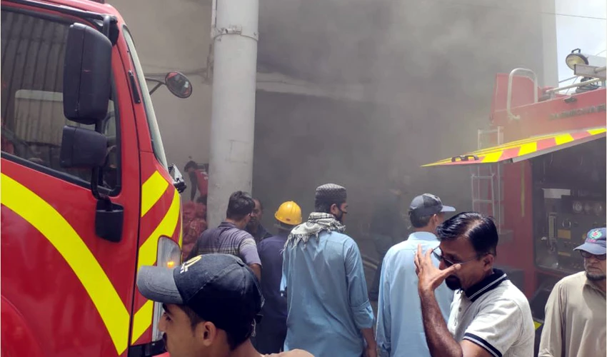 Man suffocated as multi-storey building catches fire in Karachi