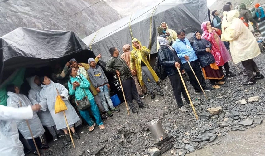16 dead in flash floods during Amarnath Yatra in IIOJK