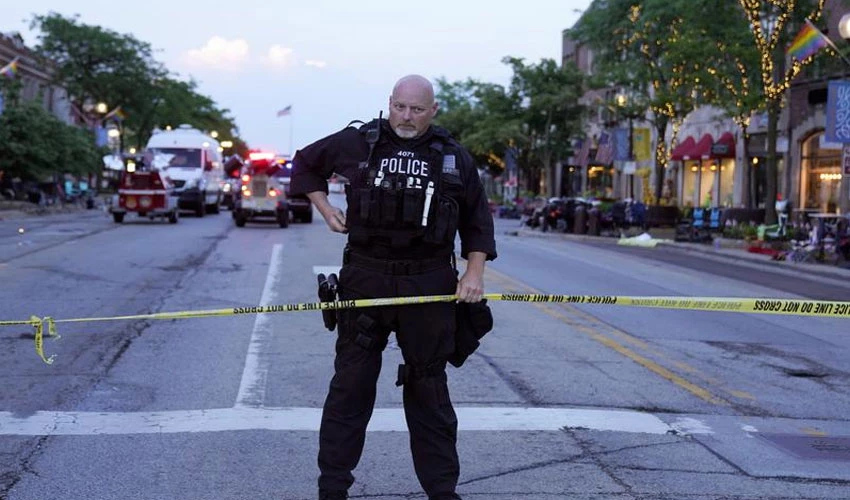 Fourth of July shooter on rooftop kills 6 in Chicago's Highland Park suburb