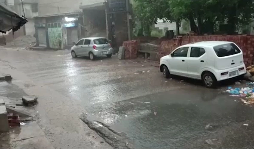 Incessant rain breaks 20-year record in Lahore, turns roads & streets into ponds