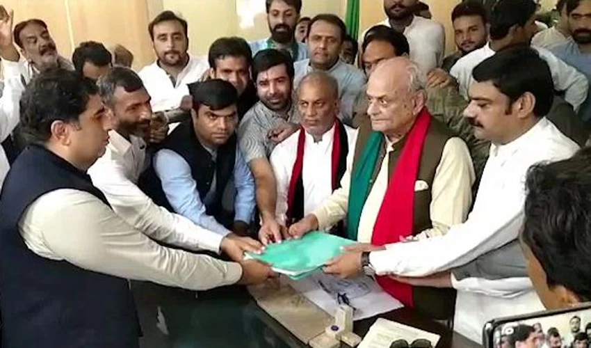 By-elections: Imran Khan submits nomination papers for nine constituencies