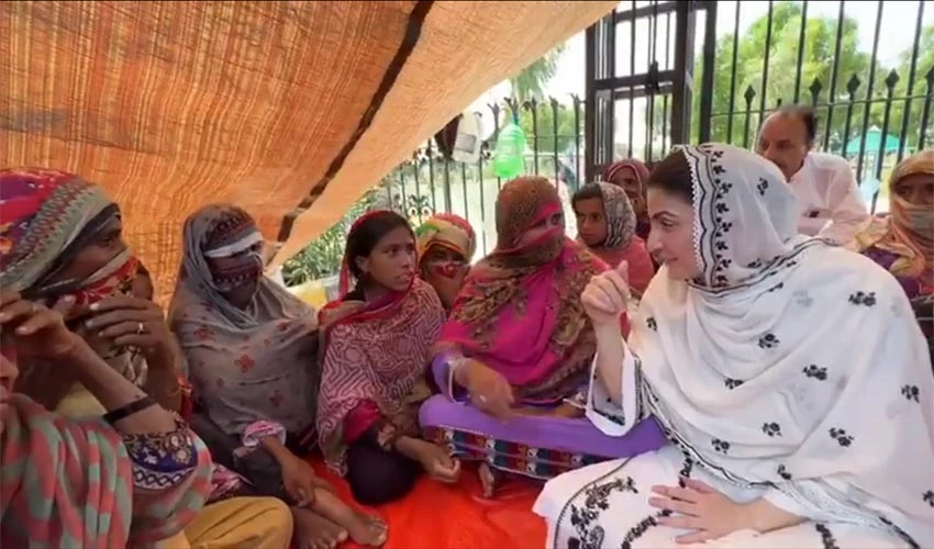 Maryam Nawaz visits Jampur, interacts with flood victims