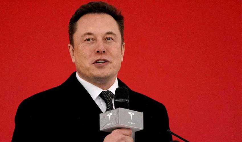 Musk sells Tesla shares worth $6.9 billion, cites chance of forced Twitter deal