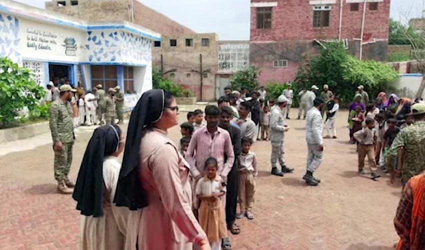 Pakistan Navy relief operation continues in different areas of Sindh