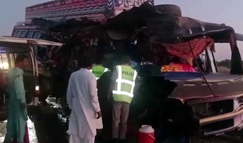 10 killed, 15 injured as coach collides with trailer in Jamshoro
