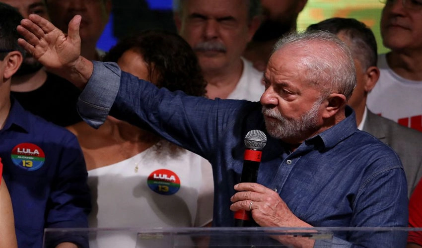 Lula narrowly defeats Bolsonaro to win Brazil presidency again