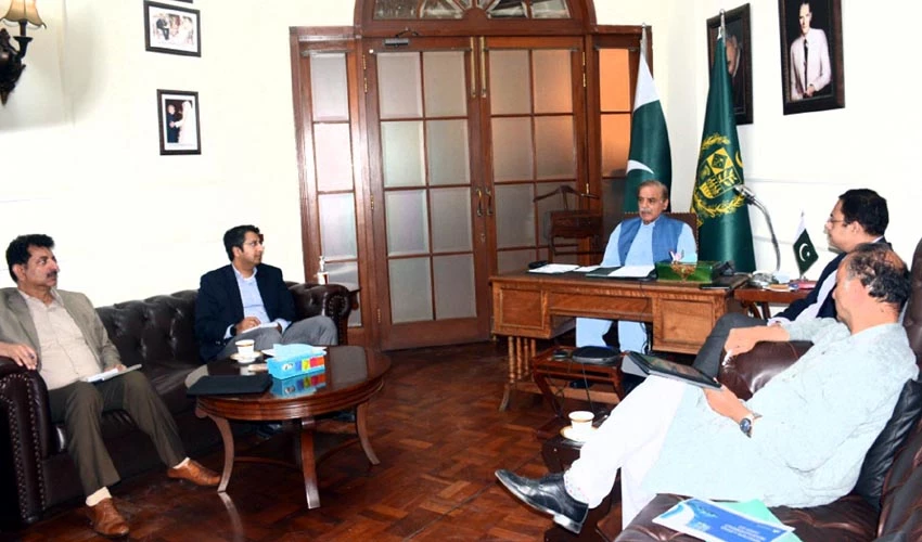 PM directs to resolve farmers' problems on priority basis under Kissan Package