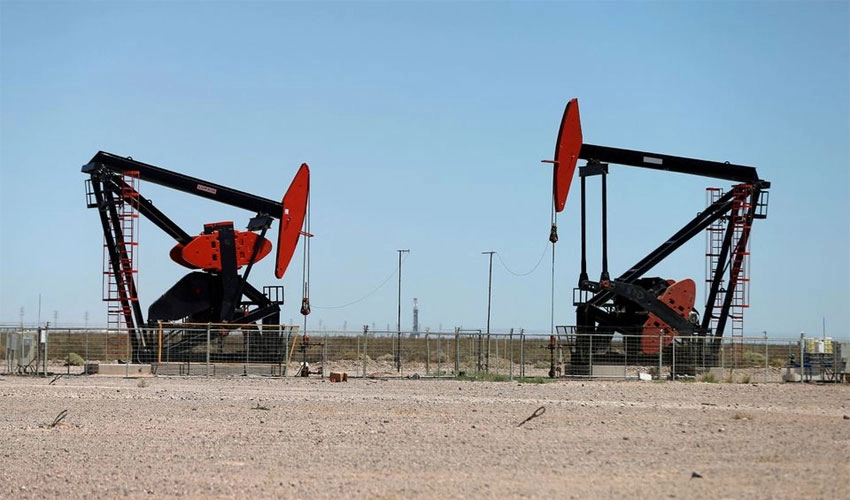 Oil prices steady amid China demand worries, dollar retreat