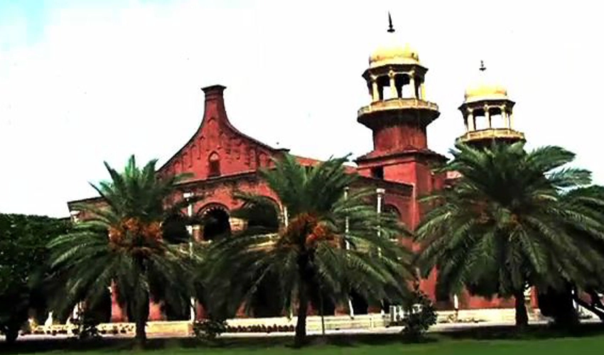LHC hints at closure of schools for three days in a week due to smog in Lahore