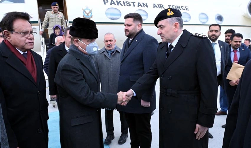 PM Shehbaz Sharif reaches Turkiye to express solidarity with quake victims