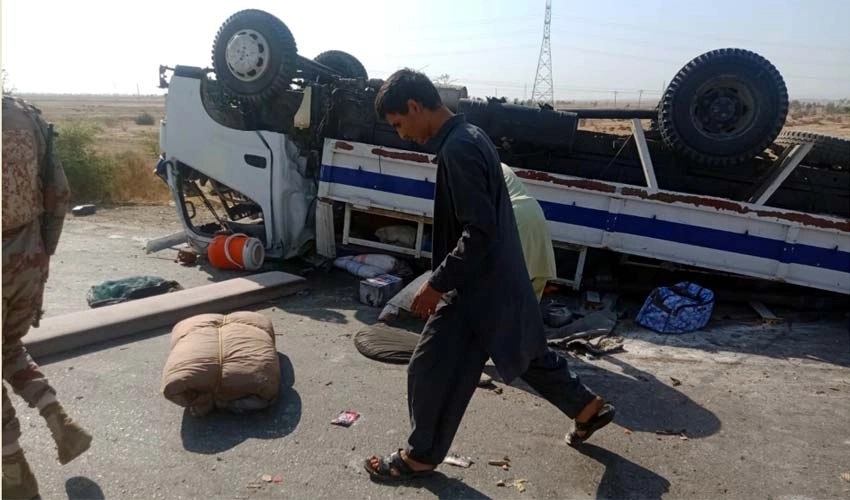 Nine martyred, 15 injured in suicide blast near vehicle of Balochistan Constabulary in Bolan