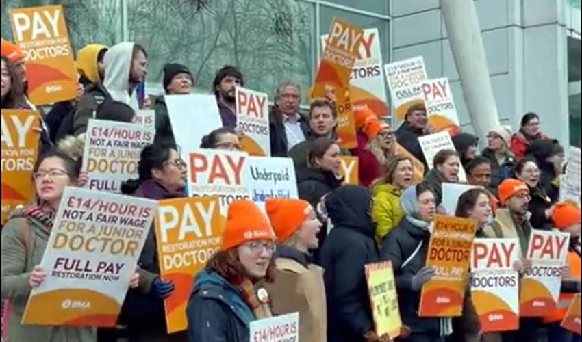 Hundreds of thousands strike in UK over pay