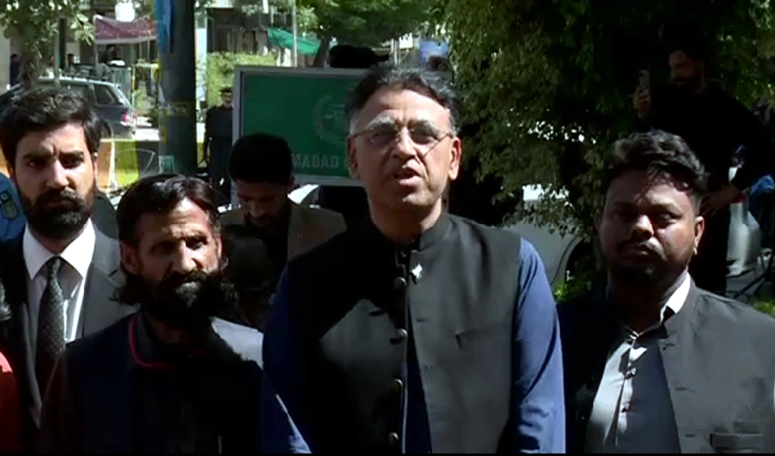 PML-N is threatening not to accept SC verdict, says Asad Umar