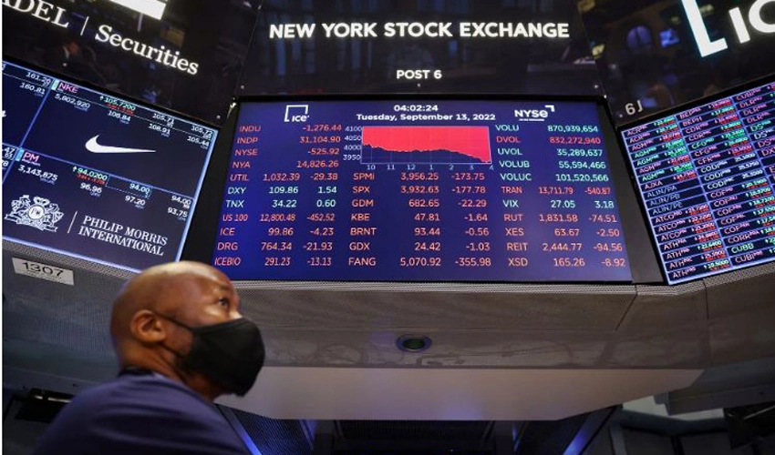 Major stock markets mostly retreat as recession fears reignite