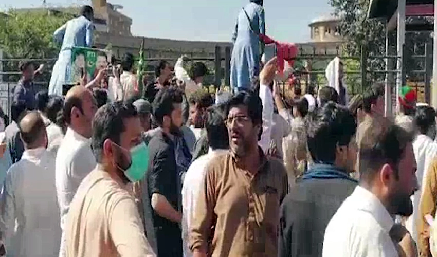 PTI workers protest Imran Khan's arrest , block roads and clash with police